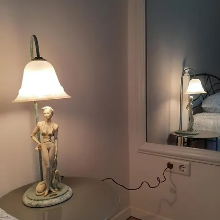 לינה וארוחת בוקר Swallow 3*